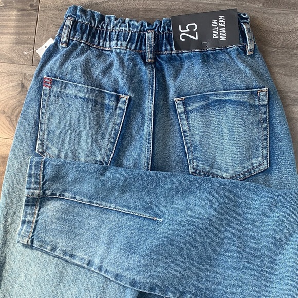 BDG pull-on highwaisted mom jeans from UO - Picture 6 of 9